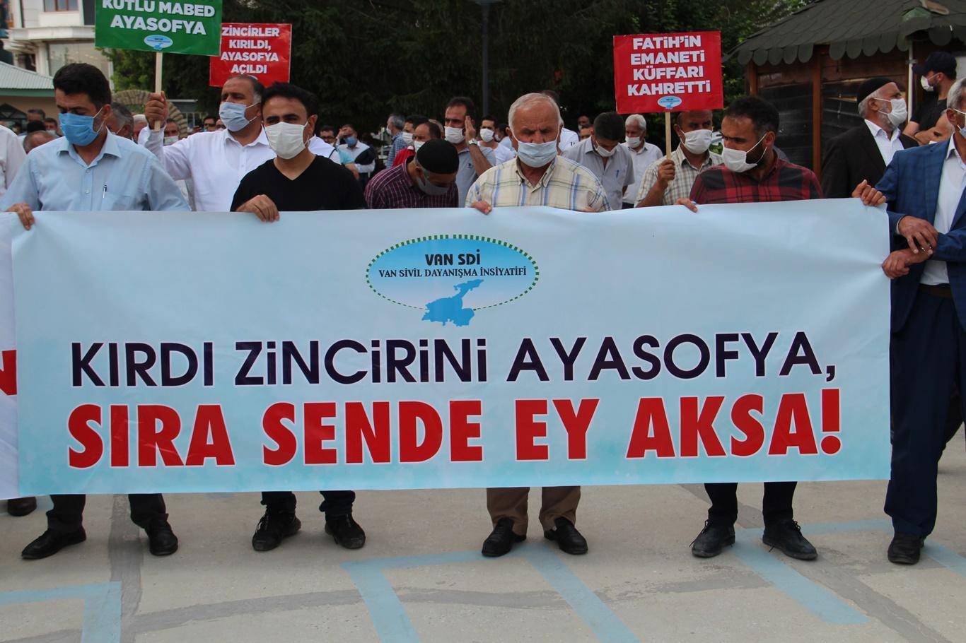 Van SDİ: “Ayasofya Camisi’nin yeniden ibadette açılması memnuniyet vericidir”